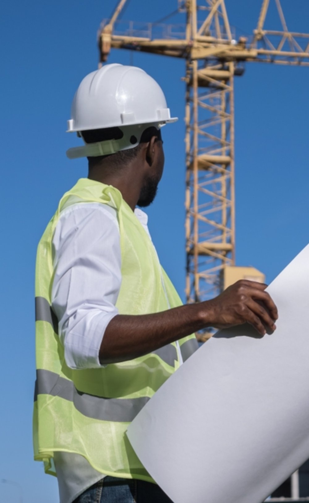Construction-engineer-onsite-a04c7b